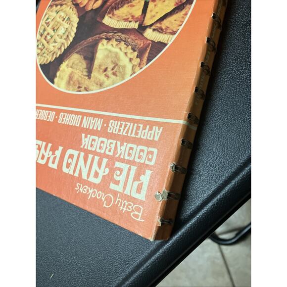 Vintage Betty Crocker’s Pie And Pastry Cookbook 2nd Printing 1972 W/ Photos - Picture 8 of 8